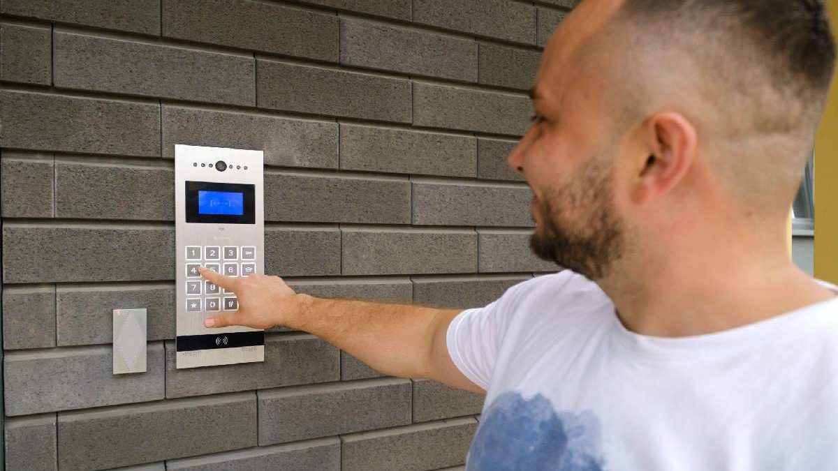 Video Intercoms As A Means To Reduce Package Theft