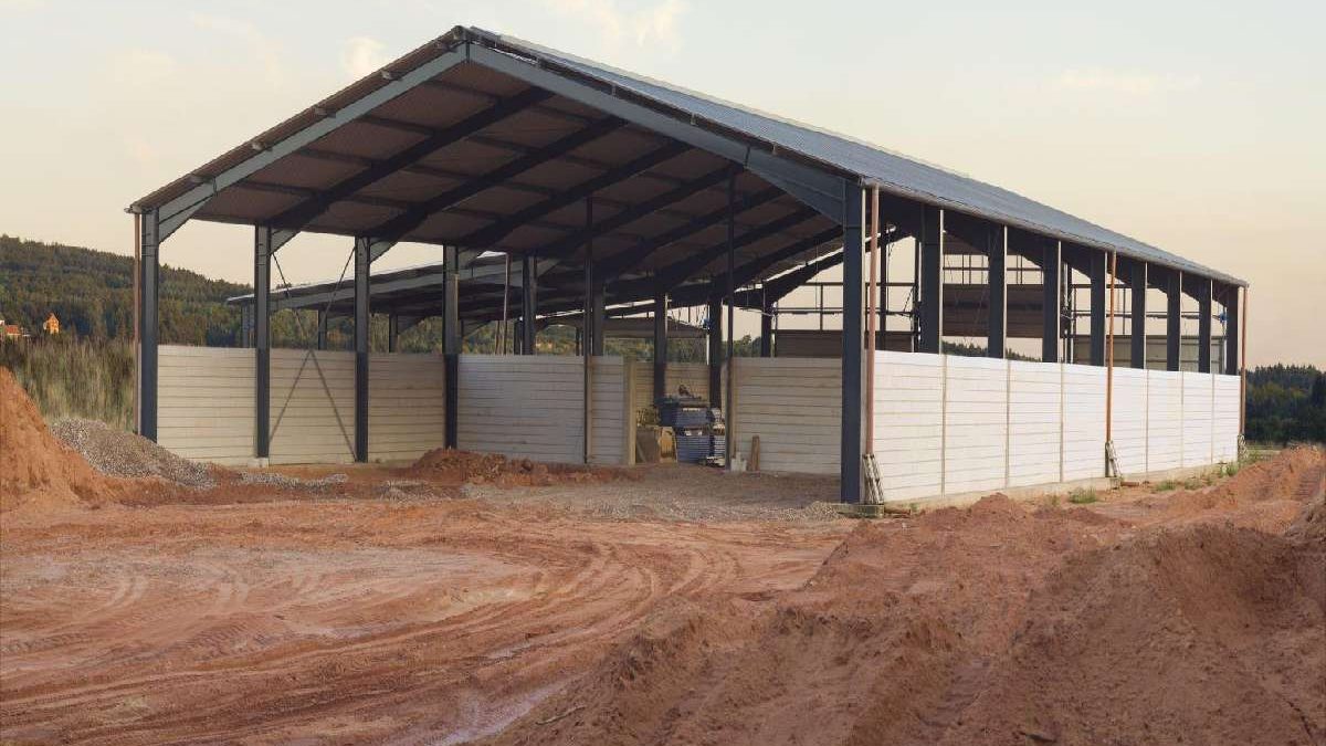 What Are The Various Applications of Steel Farm Buildings