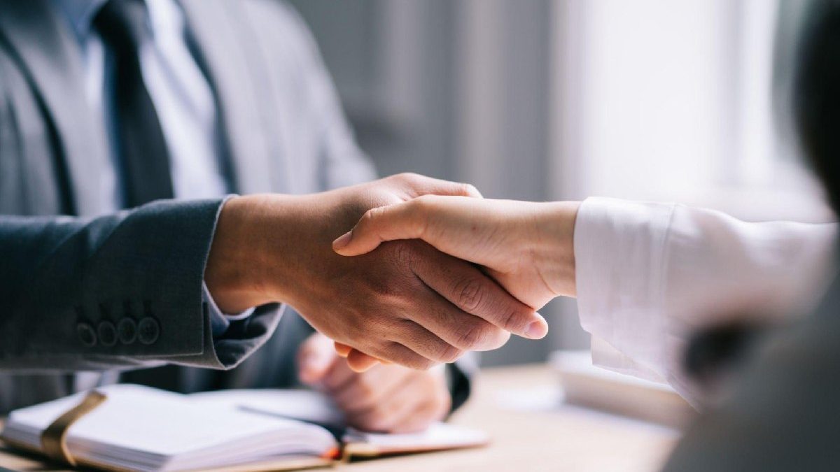 7 Ways to Convince a Recruiter to Hire You