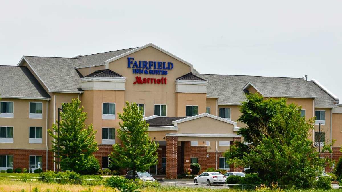 Fairfield inn by Marriott, How to book? cost of stay, Benefits, Reviews