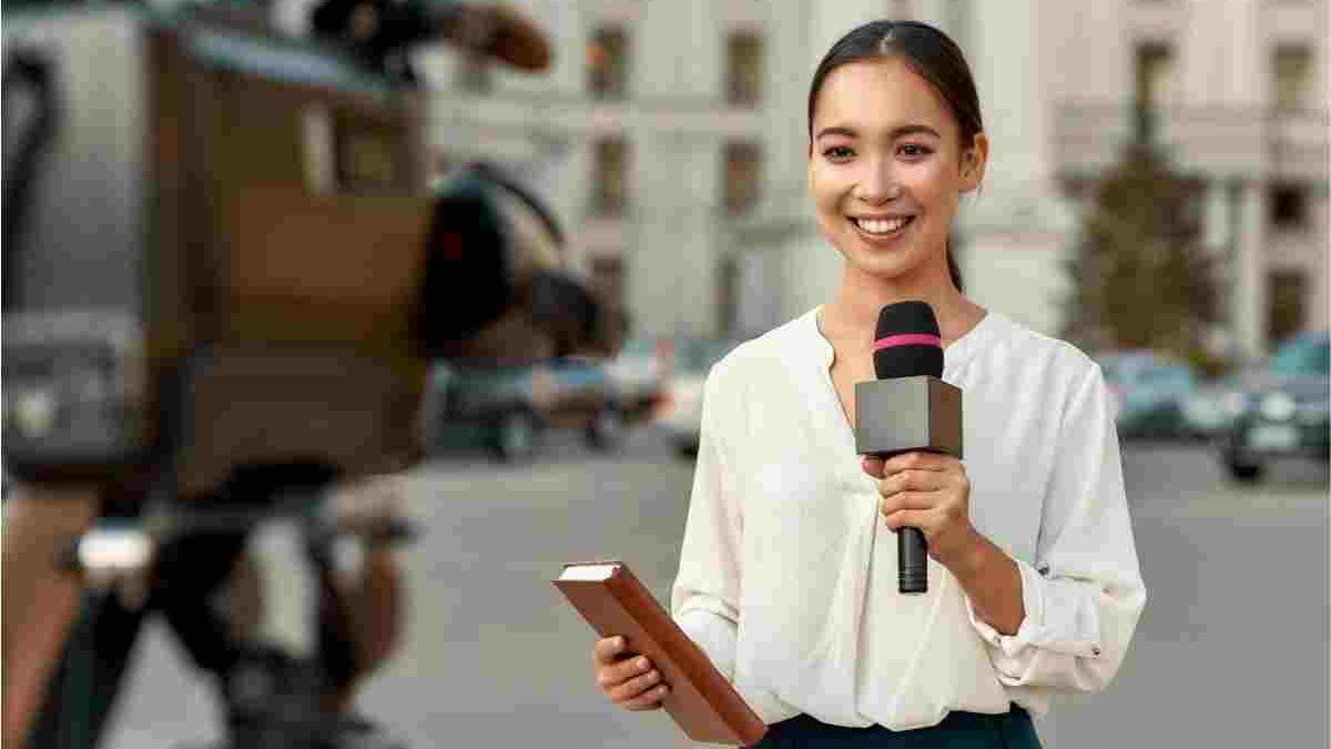 What Is Mean By Journalists, What They Work